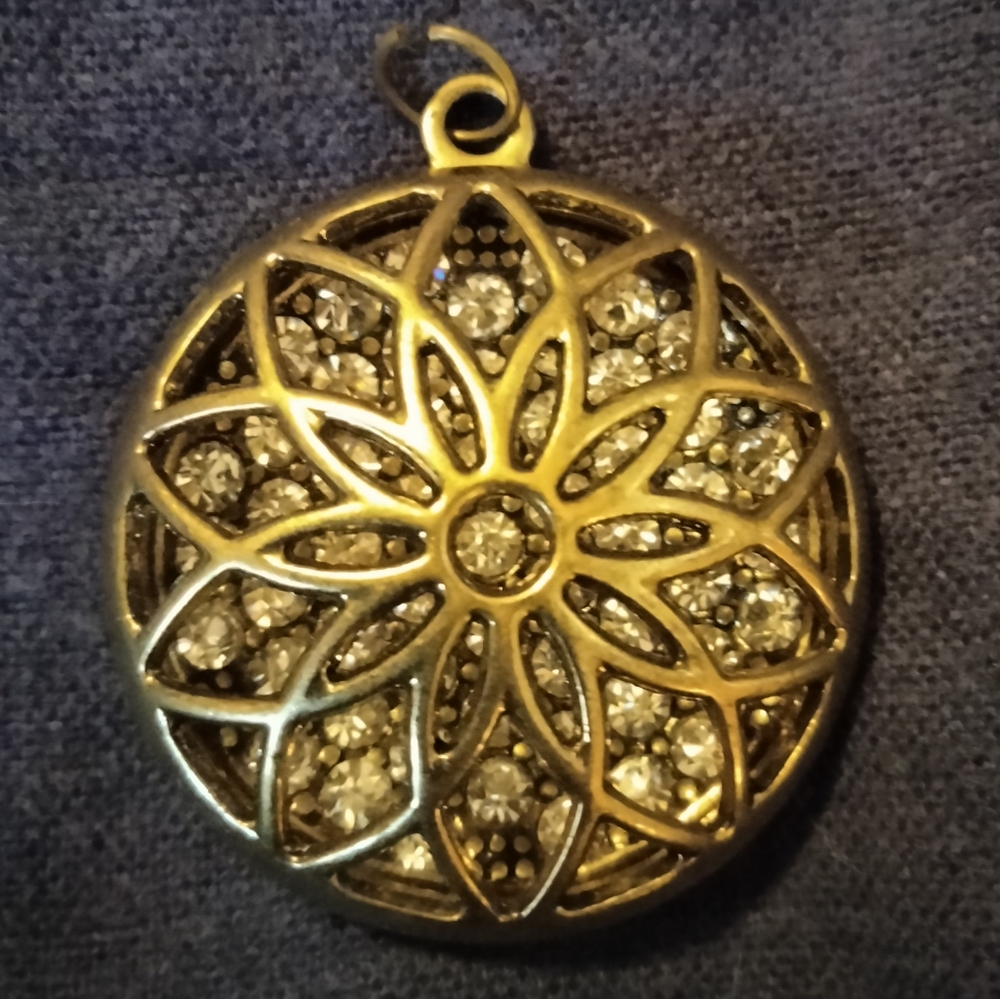 3 for💲25🌟floral & rhinestone sparkle round pendant for necklace gold-tone